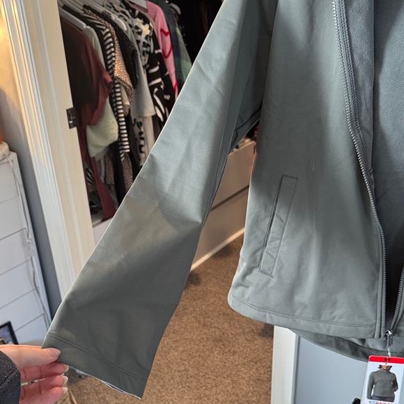 Hooded Softshell Jacket - Picture 6 of 7